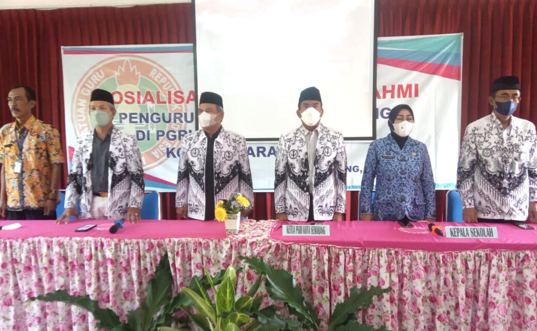 Silaturrahmi dan Sosialisasi Sistem Keanggotaan Baru oleh Pengurus PGRI Kota Semarang di PGRI Cabang Gunungpati