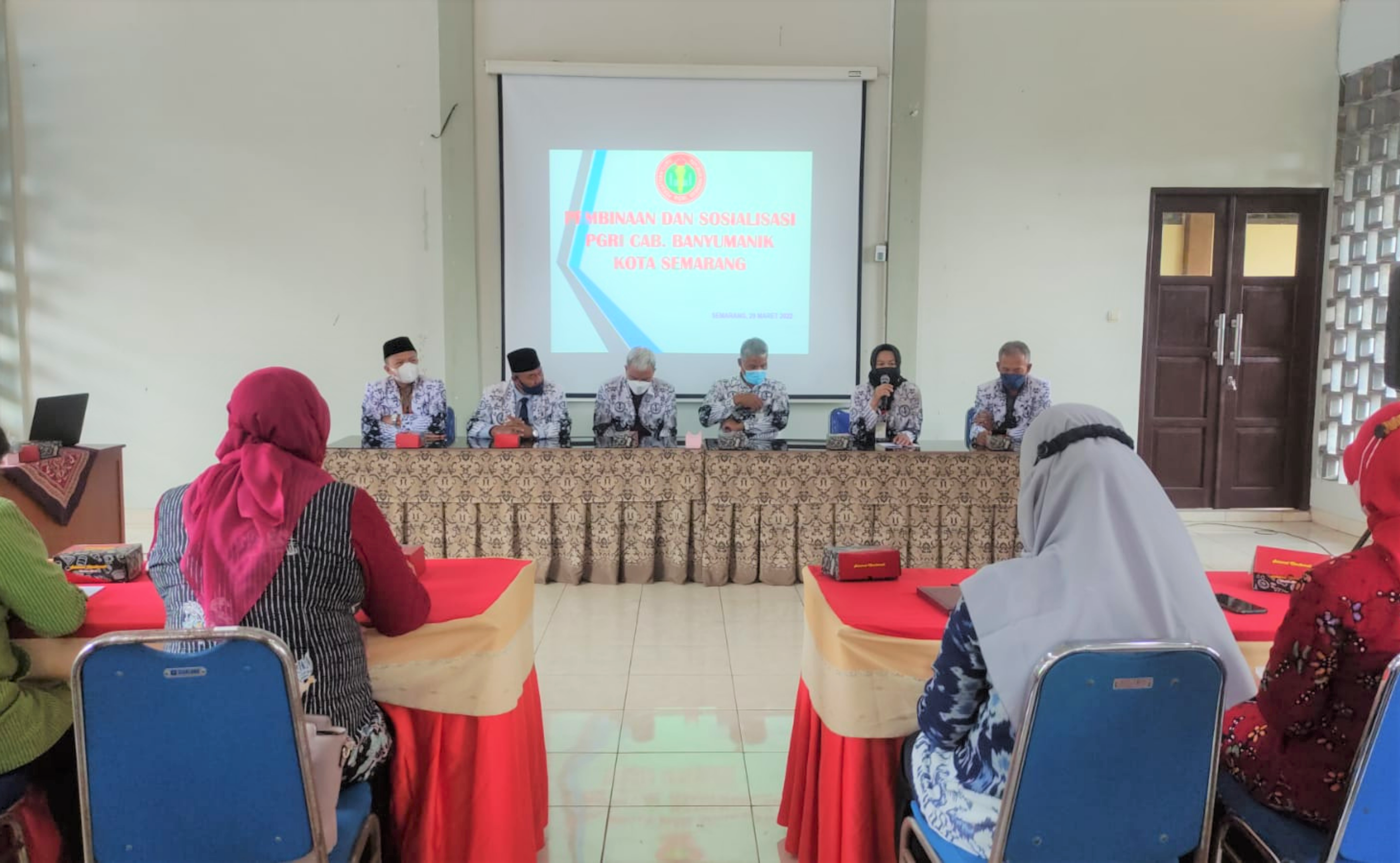 Silaturrahmi dan Sosialisasi Sistem Keanggotaan Baru oleh Pengurus PGRI Kota Semarang di PGRI Cabang Banyumanik