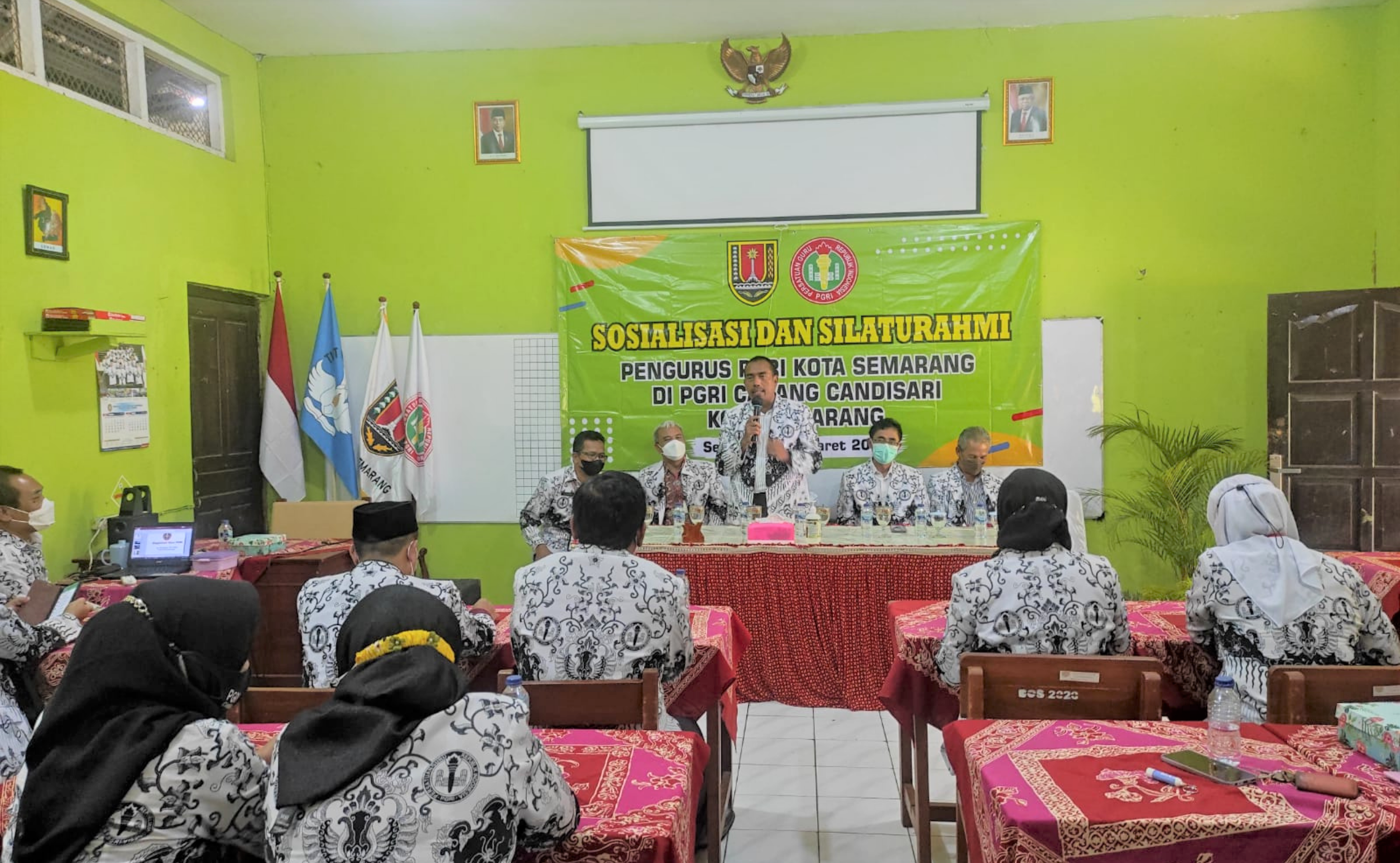 Silaturrahmi dan Sosialisasi Sistem Keanggotaan Baru oleh Pengurus PGRI Kota Semarang di PGRI Cabang Candisari