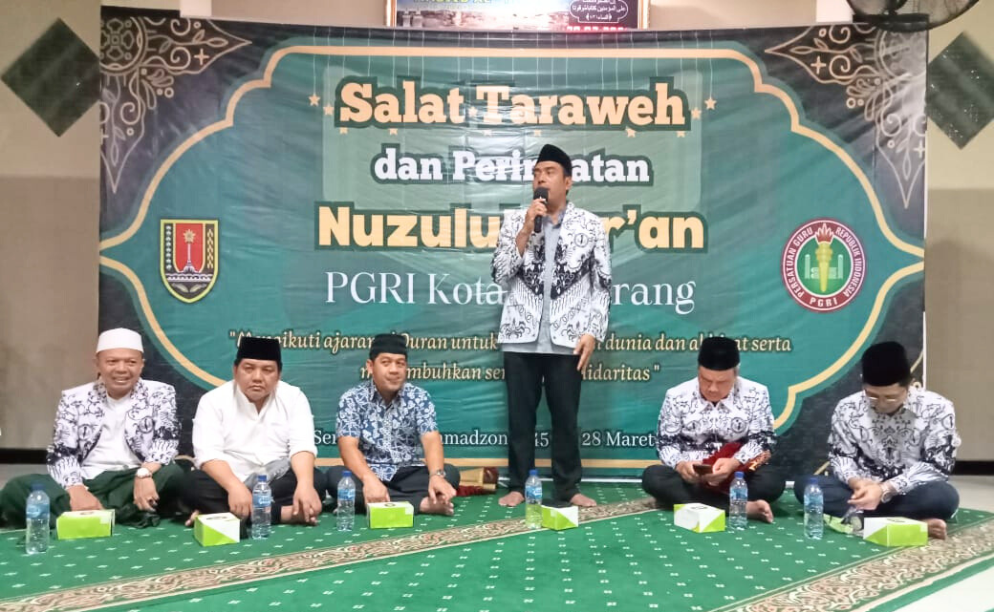 Kegiatan PGRI Kota Semarang Sholat Tarawih dan Nuzulul Qur'an di SD Islam Al Azhar Kalibanteng Semarang